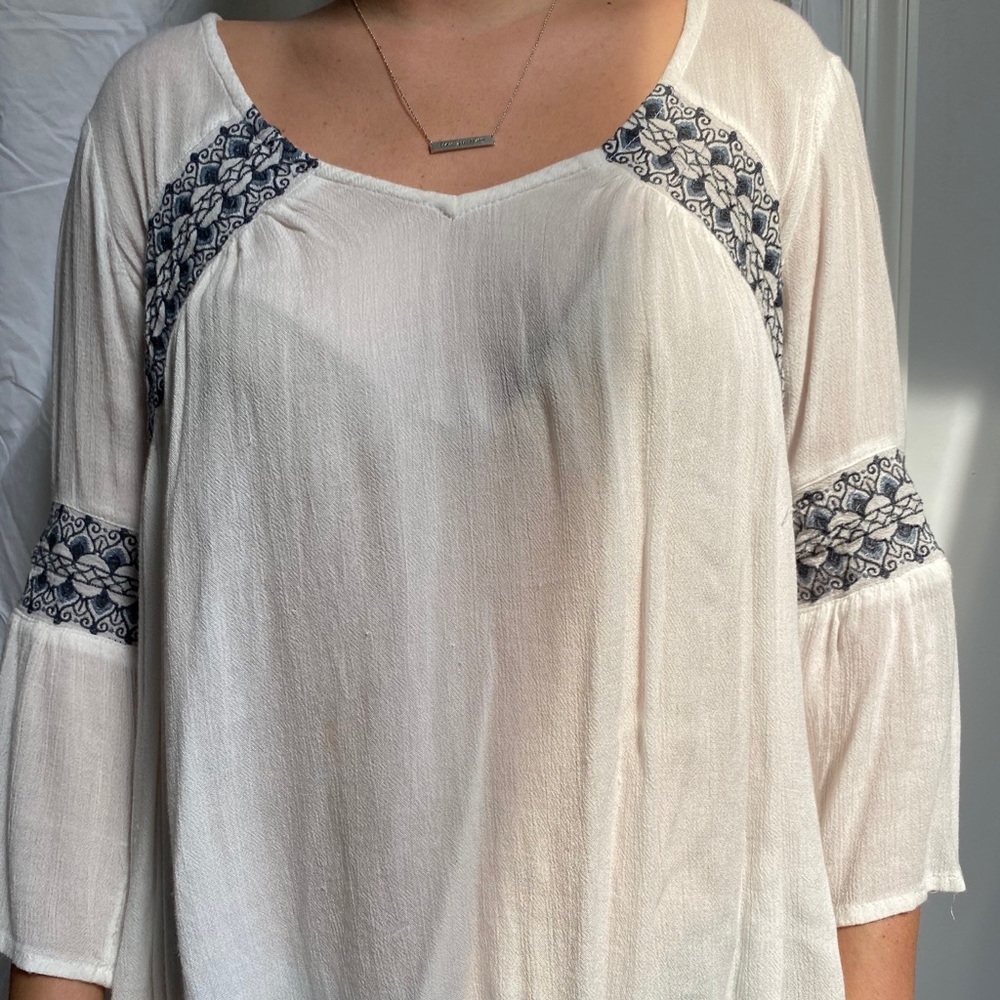O’Neill white top